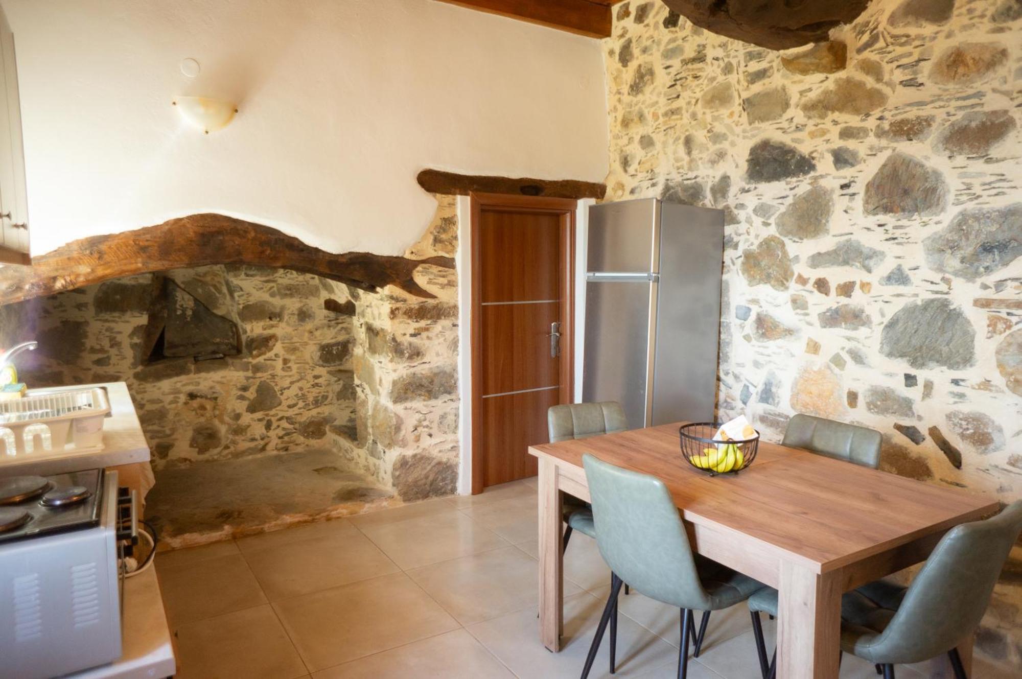 Alegria Stone House Villa Amigdhalokefali Exterior photo